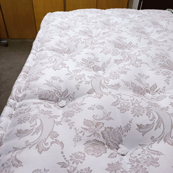 matelas-laine-1-place-toile-damasse-gris