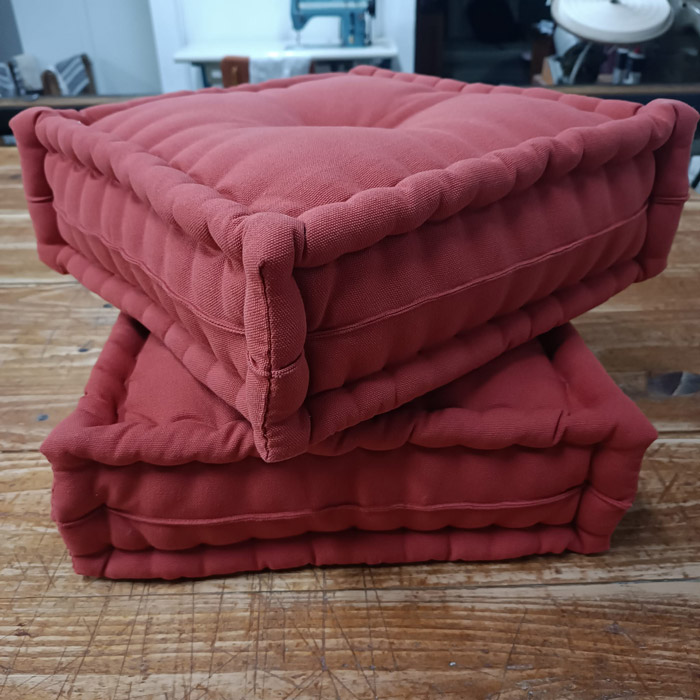 coussin-capitonne-sur-mesure-tissu-ameublement matelas de laine & sommier tapissier | Les ateliers Le Briand