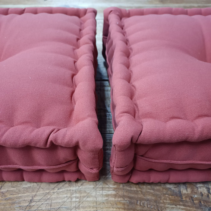coussin-decoratif-capitonne-sur-mesure matelas de laine & sommier tapissier | Les ateliers Le Briand