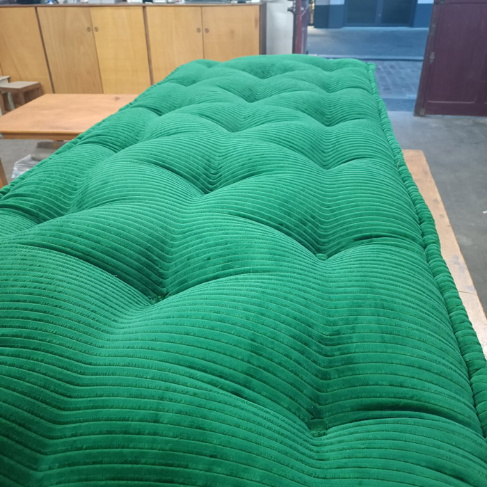 matelas-assise-banquette-tissu-ameublement matelas de laine & sommier tapissier | Les ateliers Le Briand