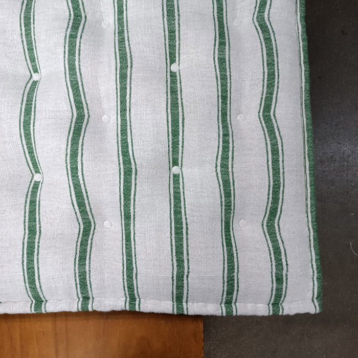 matelas-banquette-tissu-ameublement-rayure matelas de laine & sommier tapissier | Les ateliers Le Briand