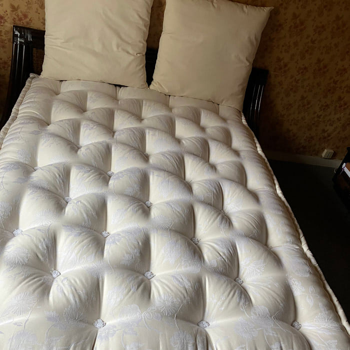 matelas-en-laine-damasse