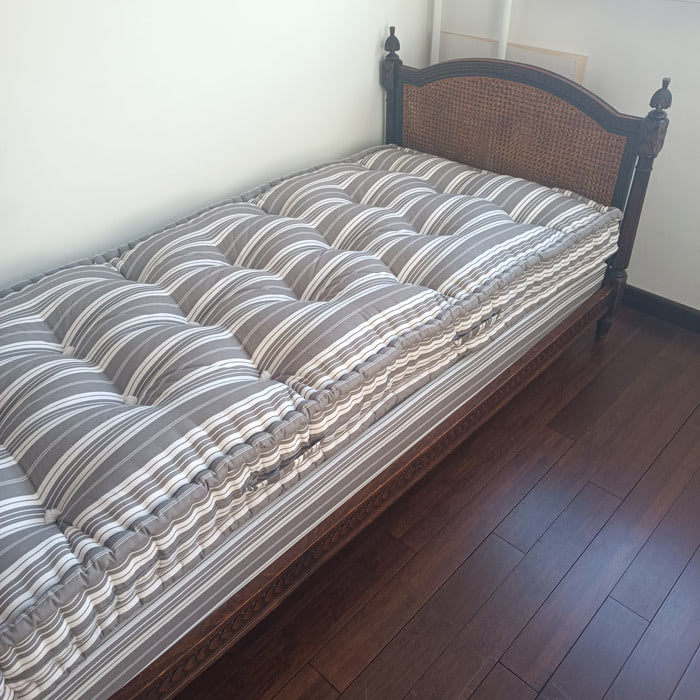 matelas-en-laine-raye matelas de laine & sommier tapissier | Les ateliers Le Briand