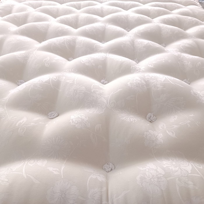 matelas-laine-damasse-creme Matelas en laine de mouton coutil damassé - sur mesure, 100 % français