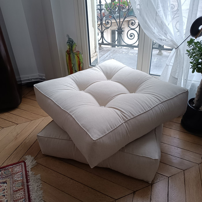 Wool pouf seat for a bench Wool pouf seat for a bench