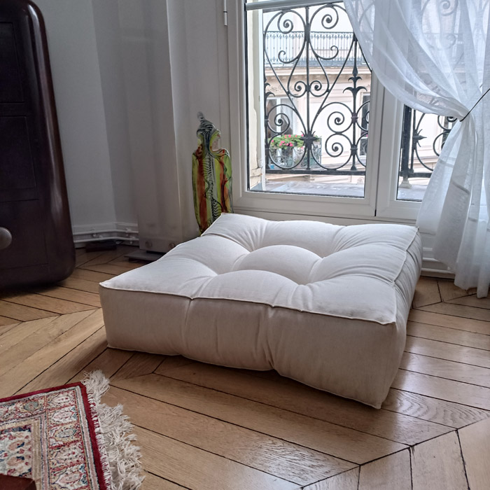 Wool pouf Wool pouf
