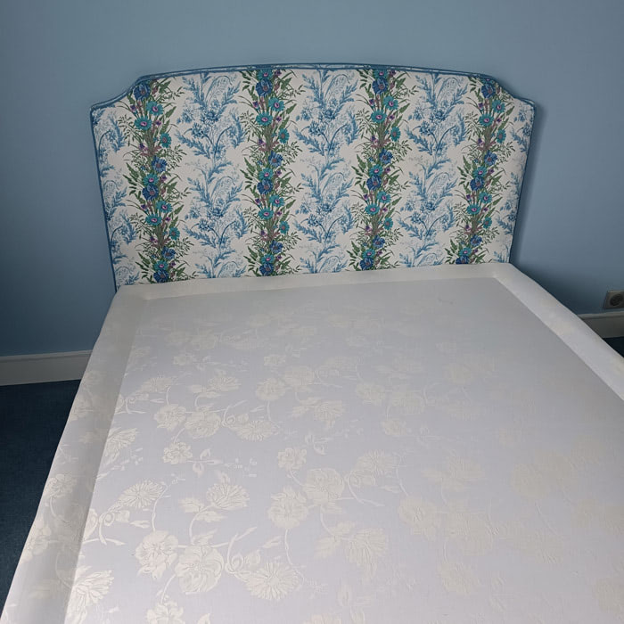 tete-de-lit-artisanale-louis-xvi matelas de laine & sommier tapissier | Les ateliers Le Briand