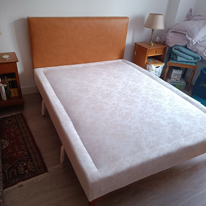 tete-de-lit-droite matelas de laine & sommier tapissier | Les ateliers Le Briand