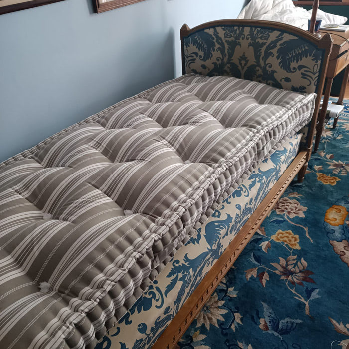 matelas-de-laine-raye-beige