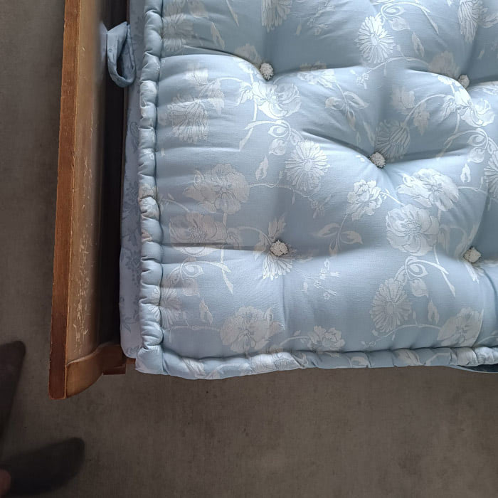matelas-en-laine-damasse-bleu