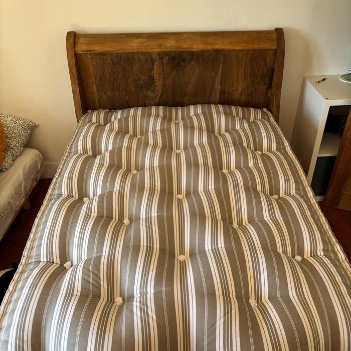 matelas-en-laine-fait-main-raye-gris