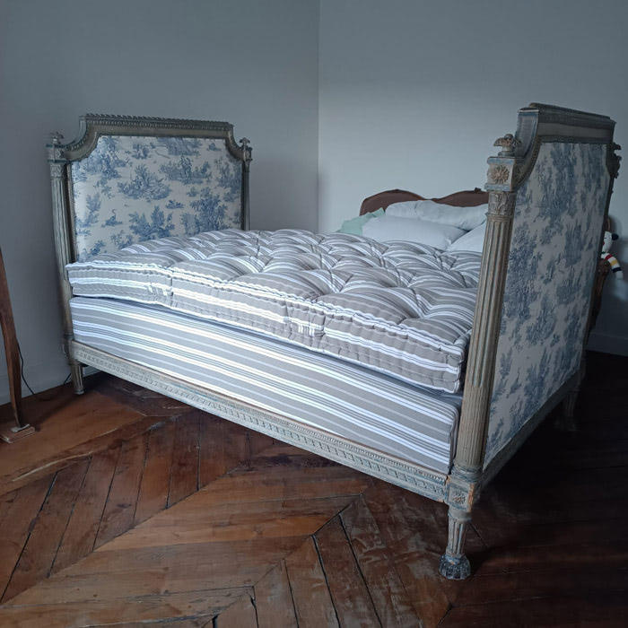 matelas-en-laine-raye-beige