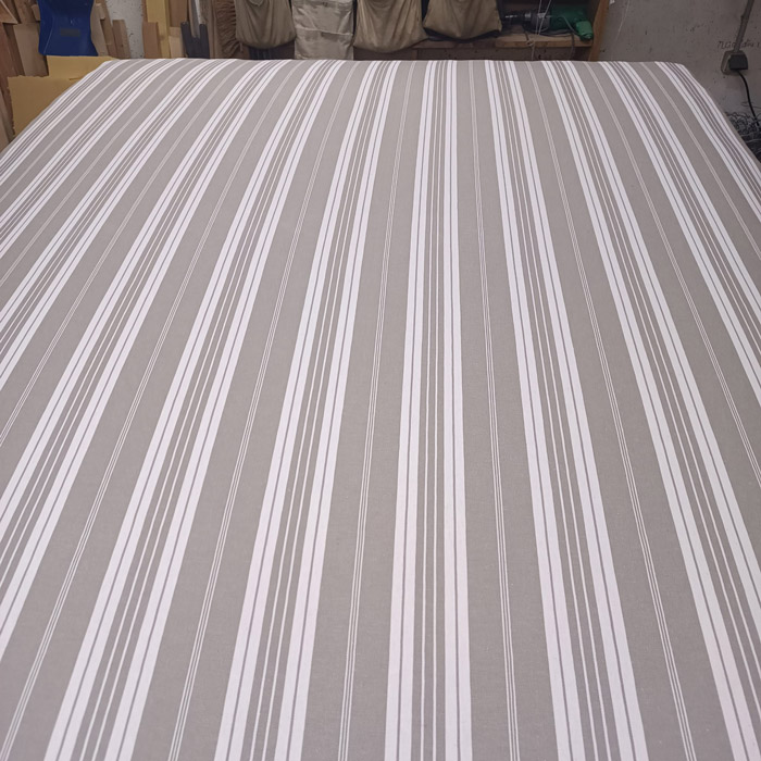 Striped sprung box spring