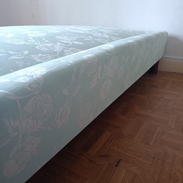 Damask sprung box spring