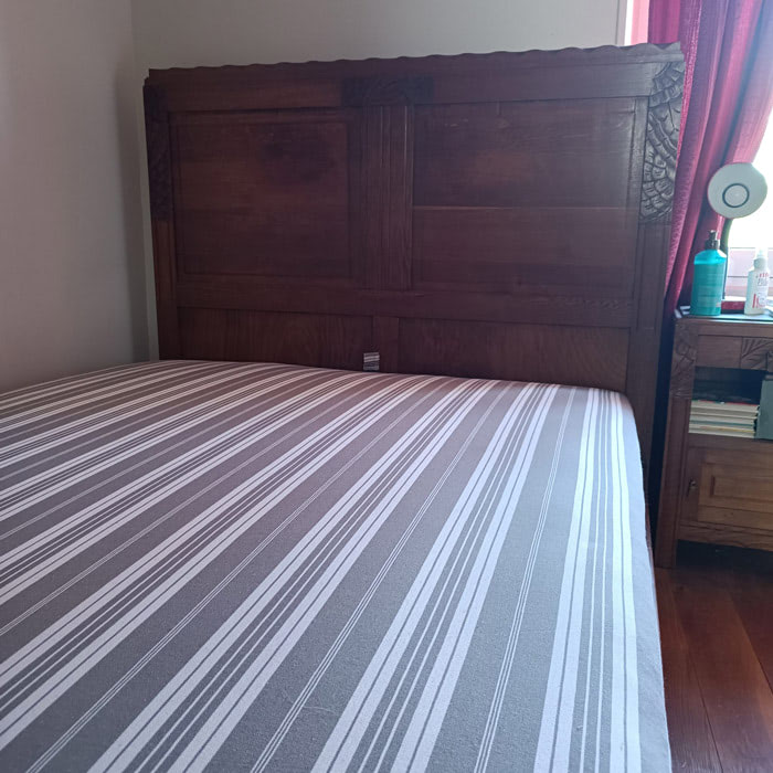Striped sprung box spring