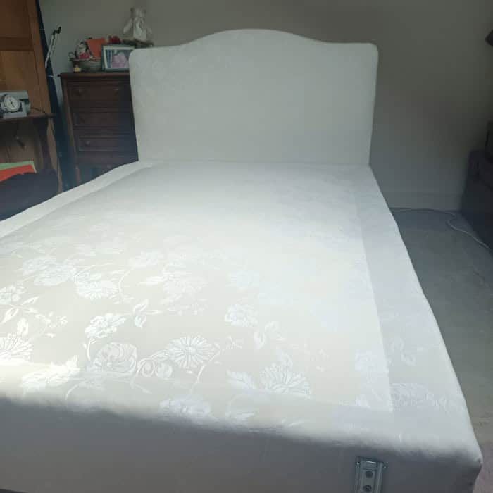 tete-de-lit-louis-xv matelas de laine & sommier tapissier | Les ateliers Le Briand